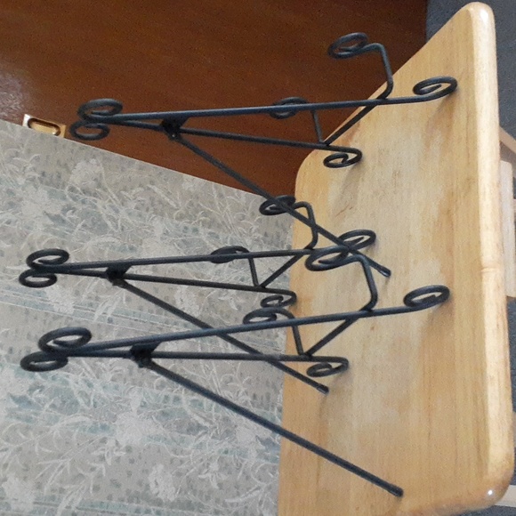 Set of 3 Identical Black Metal Display Easels D122 - Picture 4 of 11